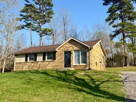 1322 Shady Lawn Dr in Clarksville, TN - Building Photo