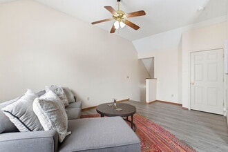 Beartown Townhomes in Springfield, MO - Building Photo - Building Photo