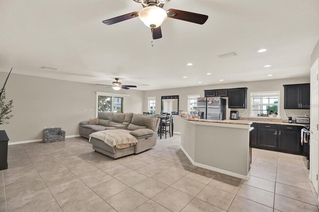 13103 Logan Captiva Ln in Gibsonton, FL - Foto de edificio - Building Photo