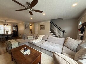 2317 Kissing Tree Ln SE in Smyrna, GA - Building Photo - Building Photo