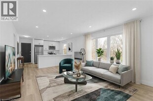 51 Dundas St E in Brantford, ON - Building Photo