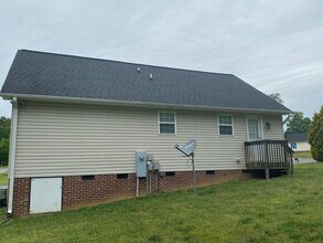 1130 Morgan Glen Dr in Burlington, NC - Building Photo - Building Photo