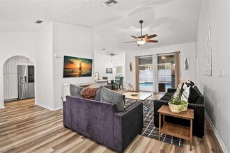721 Brittany Park Blvd in Tarpon Springs, FL - Building Photo - Building Photo