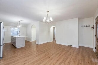 1902 N Ash St in Waukegan, IL - Building Photo - Building Photo