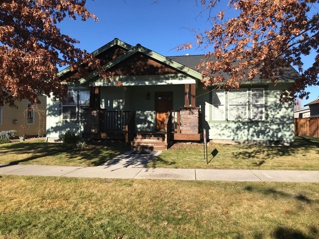 property at 1807 NW Jackpine Ave