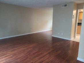 6140 Gloria Dr in Sacramento, CA - Building Photo - Building Photo