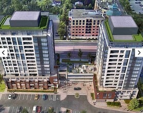 705 Davis Dr in Newmarket, ON - Building Photo - Building Photo