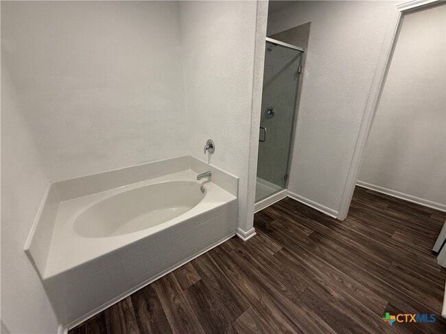 property at 761 Greenway Trl