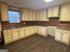 180 Dixon Rd in Demorest, GA - Building Photo - Building Photo