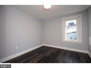 217 W Lancaster Ave in Downingtown, PA - Foto de edificio - Building Photo