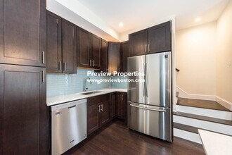 5 Malvern Ter, Unit P in Medford, MA - Foto de edificio - Building Photo