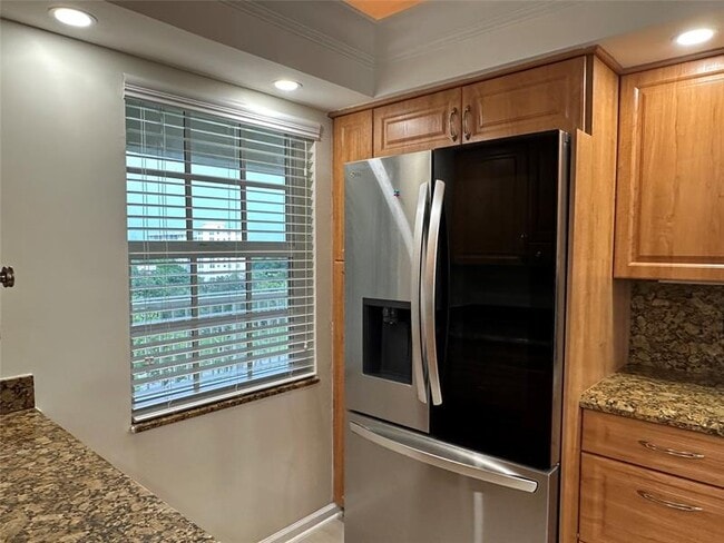3510 Oaks Way in Pompano Beach, FL - Building Photo - Building Photo