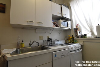 15 Colborne Rd, Unit 16 in Boston, MA - Foto de edificio - Building Photo