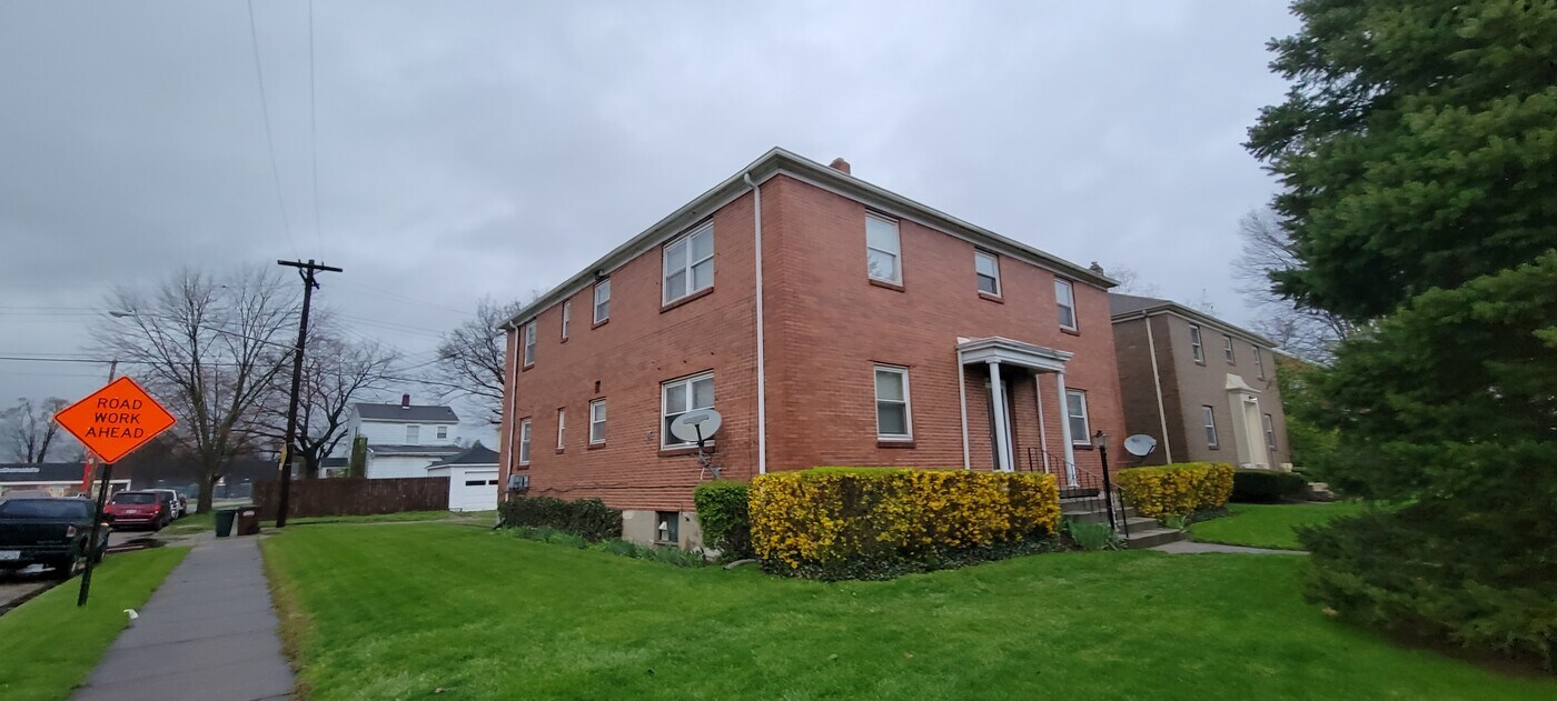 2351 Tytus Ave in Middletown, OH - Building Photo