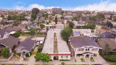 1030 Magnolia Ave in Long Beach, CA - Building Photo - Building Photo