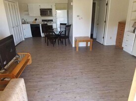 1072 Tower Butte Rd in Greenehaven, AZ - Building Photo