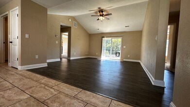 103 Creek View Dr in St. Robert, MO - Building Photo - Building Photo