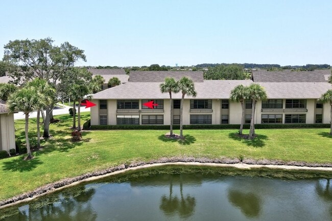 18 Plantation Dr