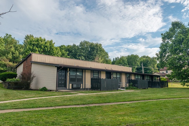 The Northrup Court Apartments in North Canton, OH - Building Photo - Building Photo