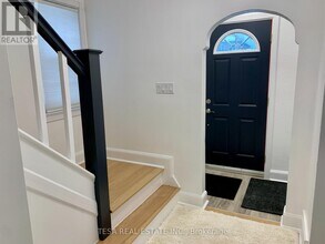 15 Downing St in Toronto, ON - Building Photo - Building Photo