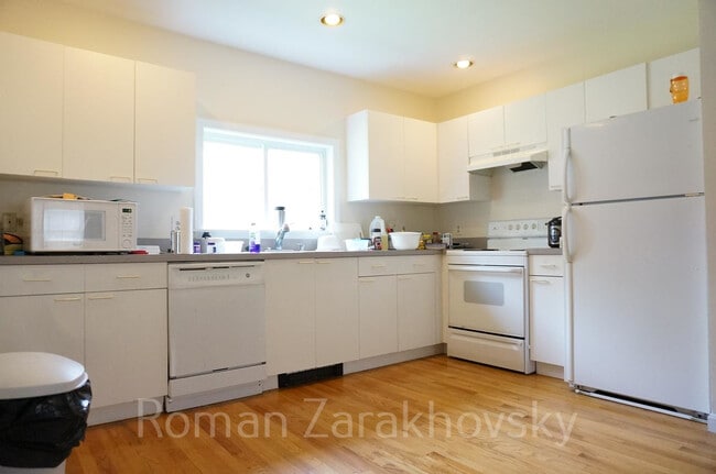 50 Kent St, Unit 2A in Brookline, MA - Building Photo - Building Photo