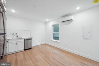 3517 N 16th St-Unit -2F in Philadelphia, PA - Foto de edificio - Building Photo