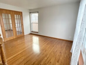 1814 Van Dyke Ln in Carpentersville, IL - Building Photo - Building Photo