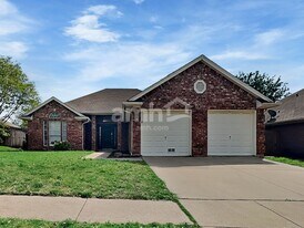 7312 Glen Dr in Watauga, TX - Building Photo