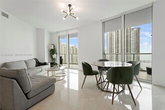 300 S Biscayne Blvd, Unit T1608 in Miami, FL - Foto de edificio - Building Photo