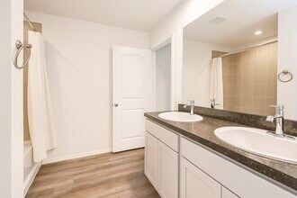 5611 Simcrest Grove Dr in Spring, TX - Building Photo - Building Photo