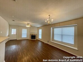 102 Lindseys Cove in San Antonio, TX - Building Photo - Building Photo
