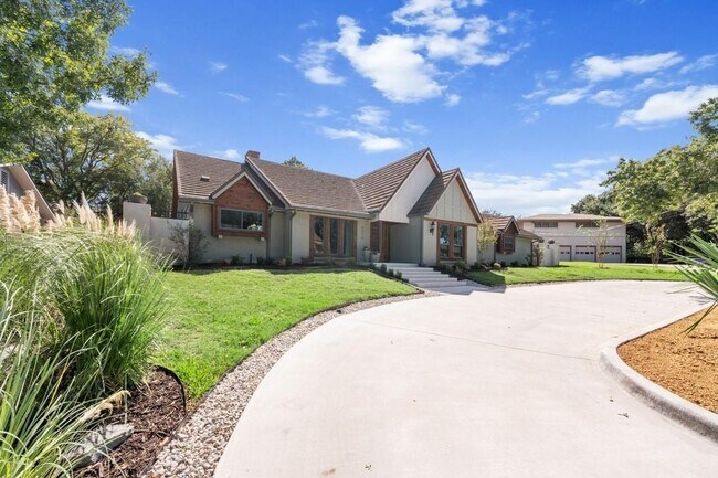 6926 Royal Ln in Dallas, TX - Building Photo - Building Photo
