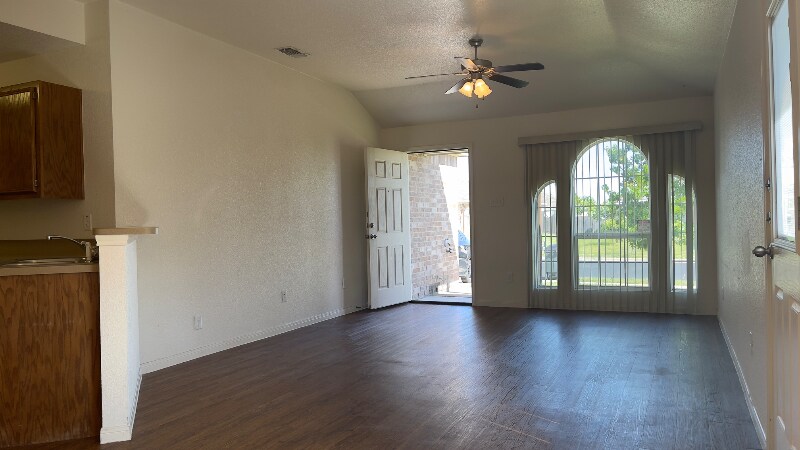 3803 John Chisholm Loop in Killeen, TX - Building Photo