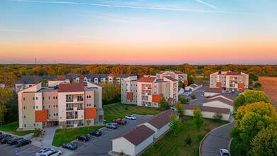 Lakewood Terrace in Alexandria, MN - Building Photo - Building Photo