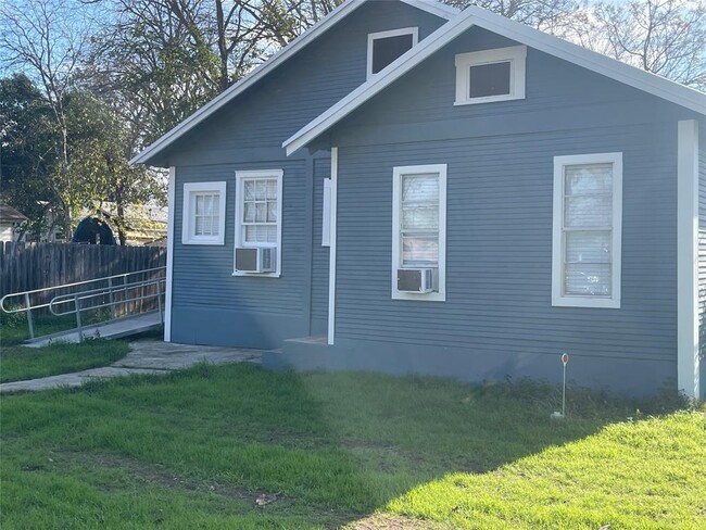 126 Smith Ln in San Marcos, TX - Building Photo - Building Photo