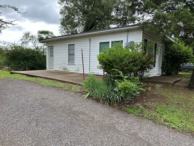 1319 S Houston Ave in Russellville, AR - Building Photo - Building Photo