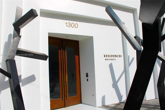 1300 S Miami Ave, Unit 2603 in Miami, FL - Building Photo - Building Photo