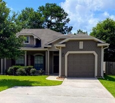 45 Woodland Hills Dr in Conroe, TX - Building Photo