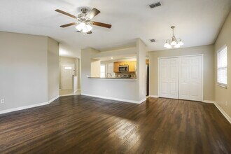 8060 Creedmoor Dr in Jacksonville, FL - Building Photo - Building Photo