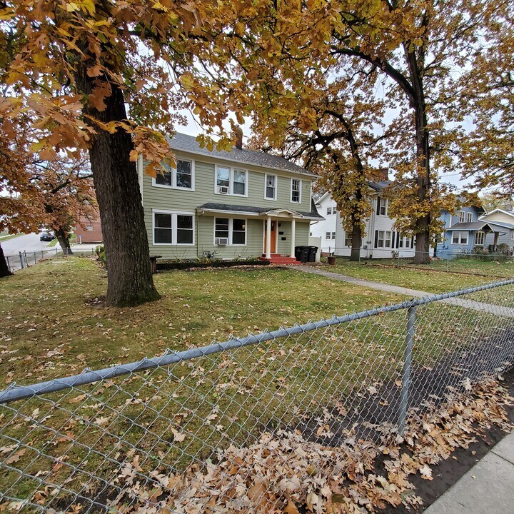2900 High St, Unit 1 in Des Moines, IA - Building Photo