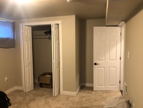 3727 Dillon Ave, Unit Renovated Garden Level Apt in Cheyenne, WY - Foto de edificio - Building Photo