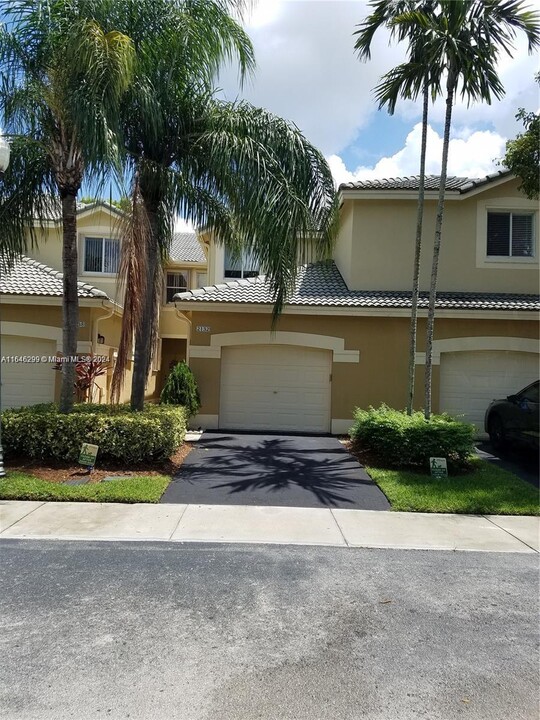 2132 Bahia Ln in Weston, FL - Building Photo