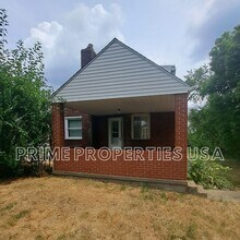 700 Ridgeside Pl in North Versailles, PA - Foto de edificio - Building Photo