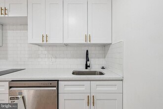 1223 Spruce St in Philadelphia, PA - Building Photo - Building Photo