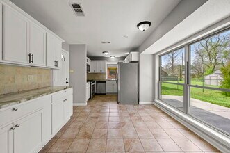 9852 Hawthorne Dr in Baton Rouge, LA - Building Photo - Building Photo