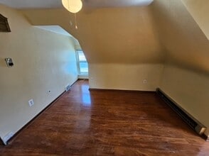 546 Greenfield Ave in Pittsburgh, PA - Building Photo - Building Photo