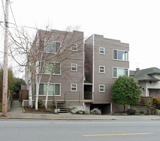 Wallingford On the Ave in Seattle, WA - Foto de edificio - Building Photo