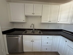 8900 W Sample Rd in Coral Springs, FL - Building Photo - Building Photo