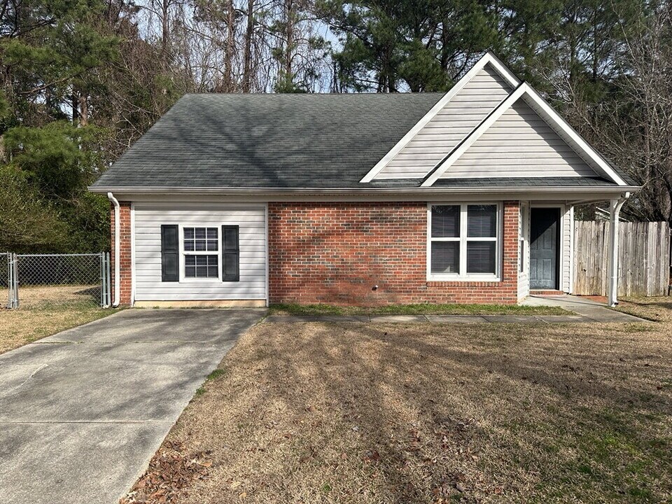 219 Wedgewood Dr in Jacksonville, NC - Building Photo
