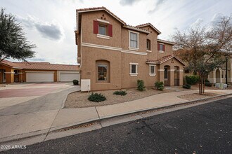 961 E Redondo Dr in Gilbert, AZ - Building Photo - Building Photo